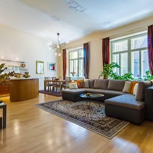 https://apartment-victor.praguehotelsweb.com